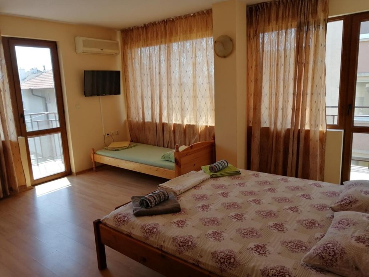 Guest House "Zora - Sarafovo" Burgas City Exterior foto