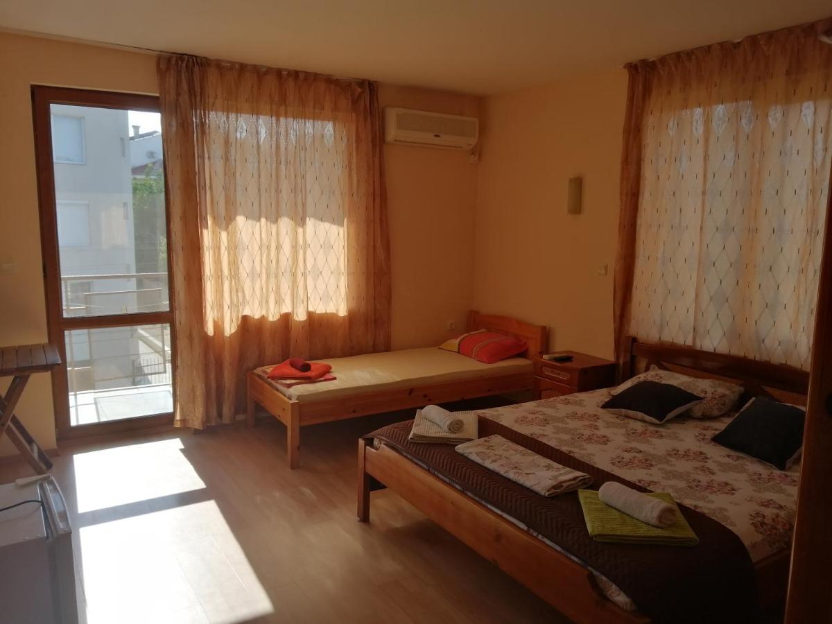 Guest House "Zora - Sarafovo" Burgas City Exterior foto