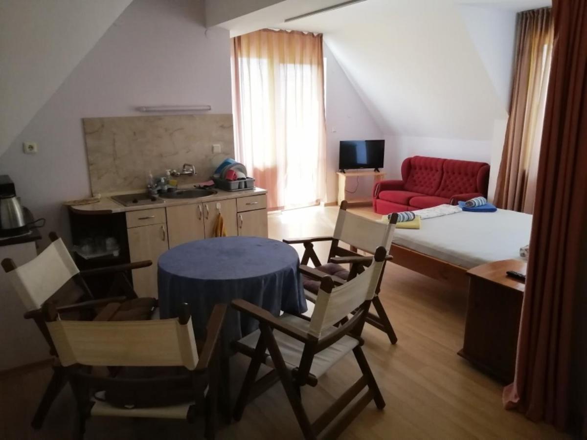 Guest House "Zora - Sarafovo" Burgas City Exterior foto