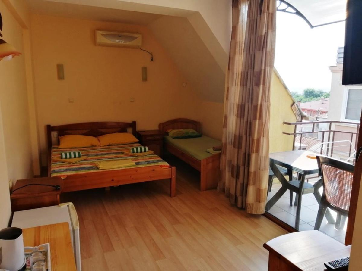 Guest House "Zora - Sarafovo" Burgas City Exterior foto