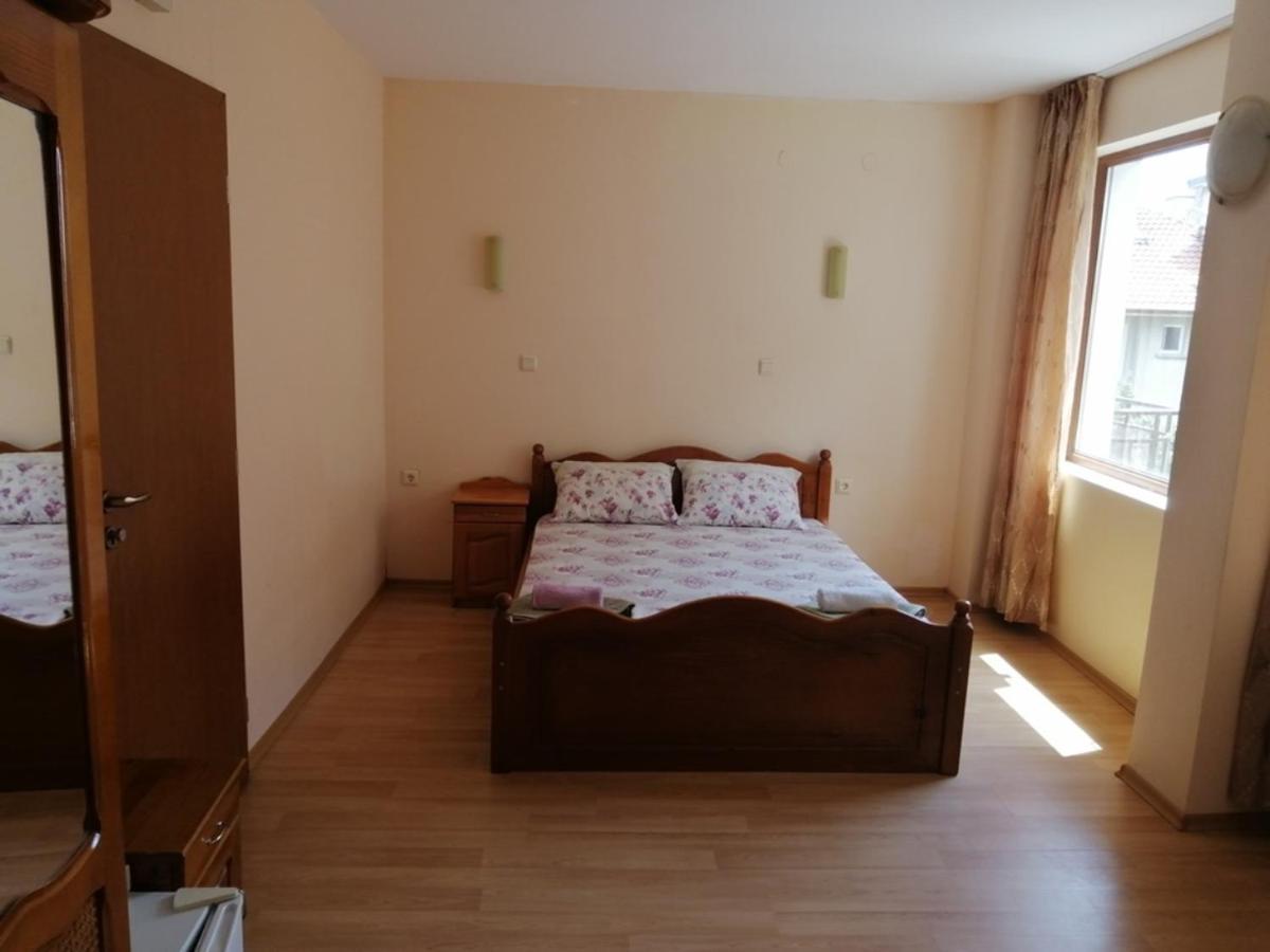 Guest House "Zora - Sarafovo" Burgas City Exterior foto