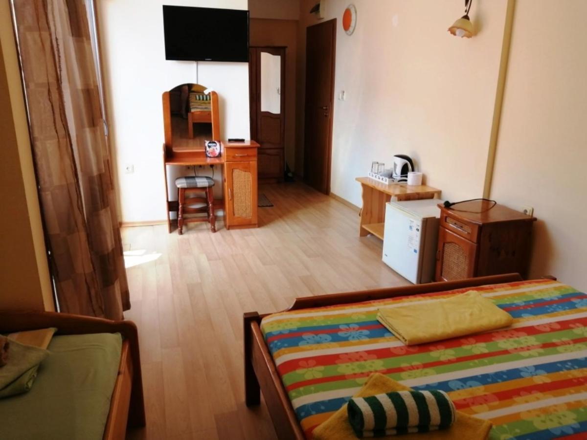 Guest House "Zora - Sarafovo" Burgas City Exterior foto