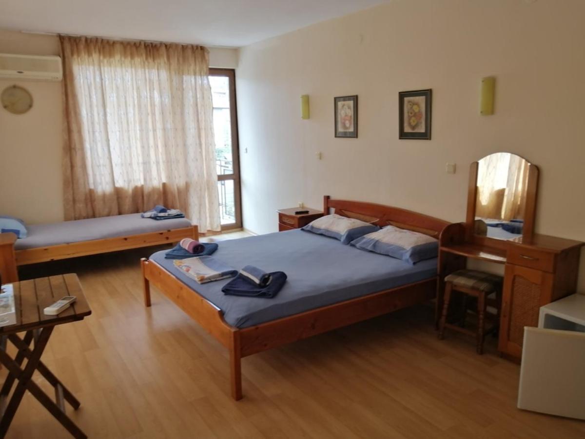 Guest House "Zora - Sarafovo" Burgas City Exterior foto
