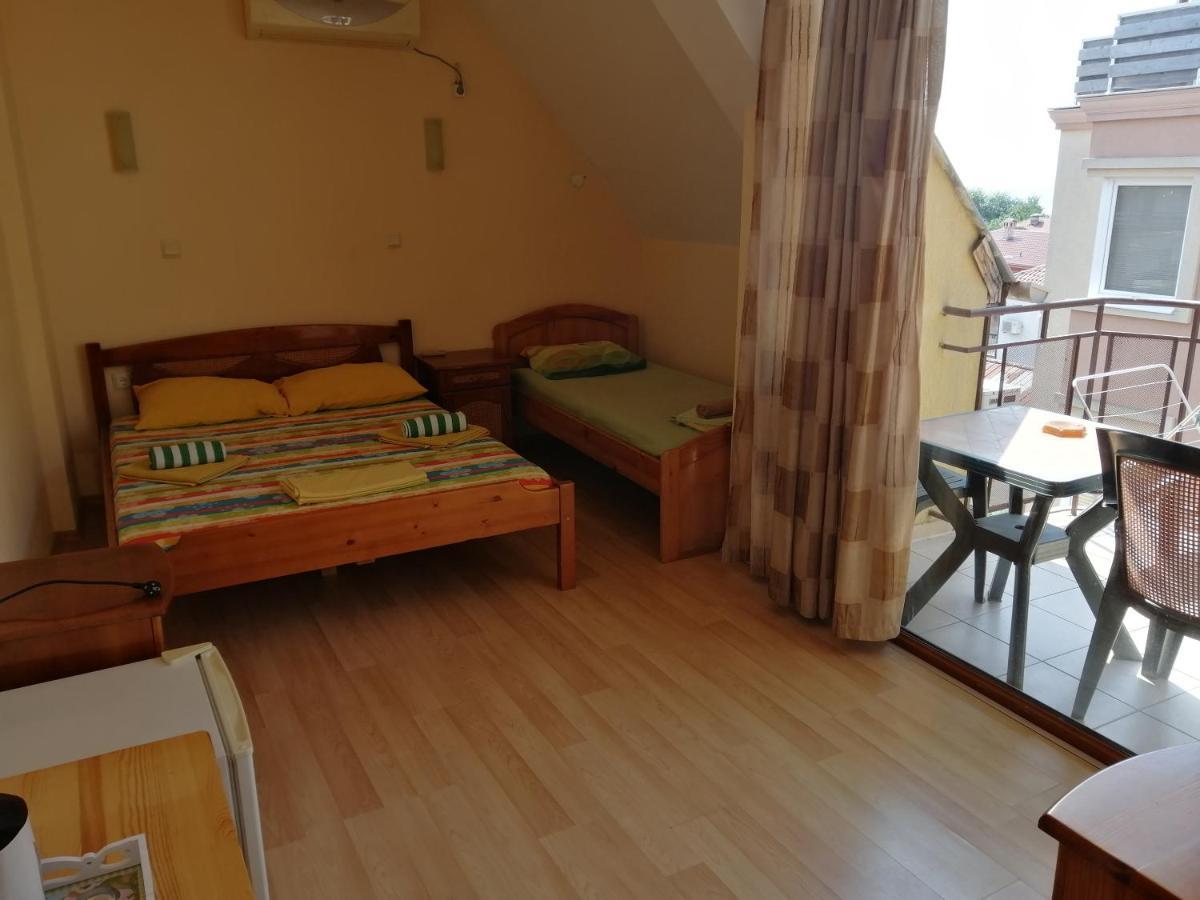Guest House "Zora - Sarafovo" Burgas City Exterior foto