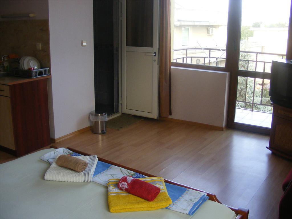 Guest House "Zora - Sarafovo" Burgas City Exterior foto