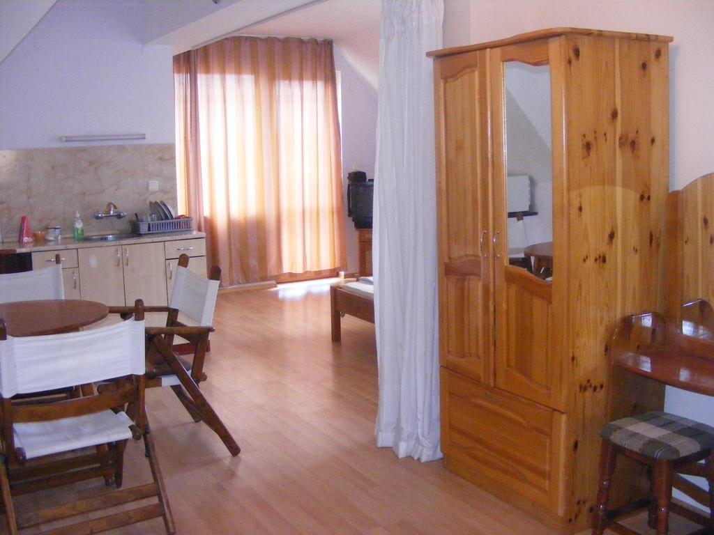 Guest House "Zora - Sarafovo" Burgas City Exterior foto