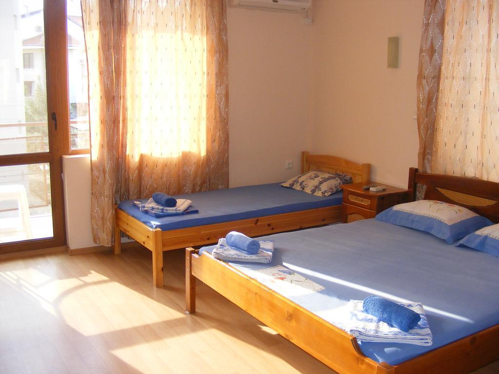 Guest House "Zora - Sarafovo" Burgas City Exterior foto