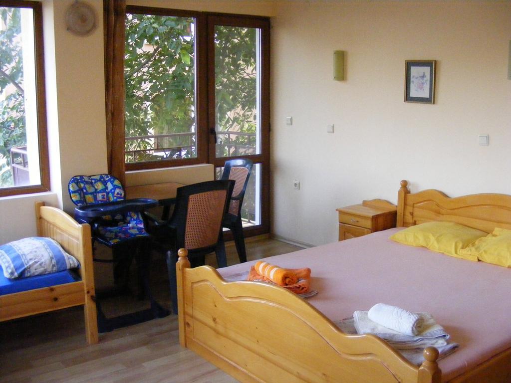 Guest House "Zora - Sarafovo" Burgas City Exterior foto