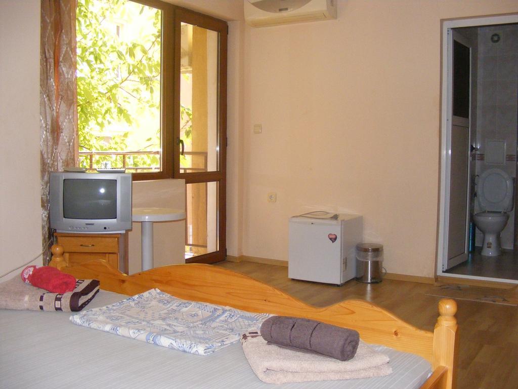 Guest House "Zora - Sarafovo" Burgas City Exterior foto