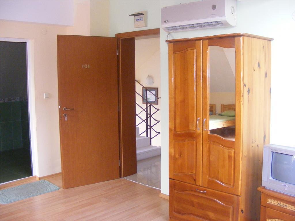 Guest House "Zora - Sarafovo" Burgas City Exterior foto