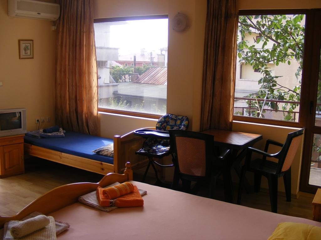 Guest House "Zora - Sarafovo" Burgas City Exterior foto