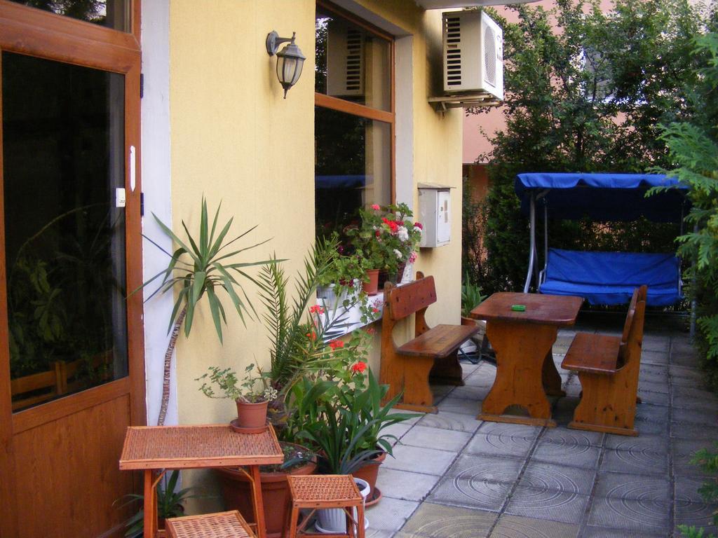 Guest House "Zora - Sarafovo" Burgas City Exterior foto