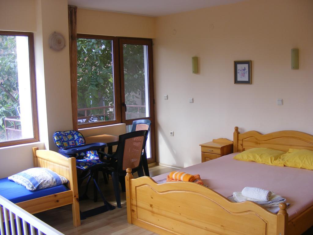 Guest House "Zora - Sarafovo" Burgas City Exterior foto